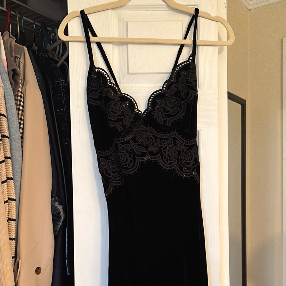 Elegant Black Lace Felt Slip Dress